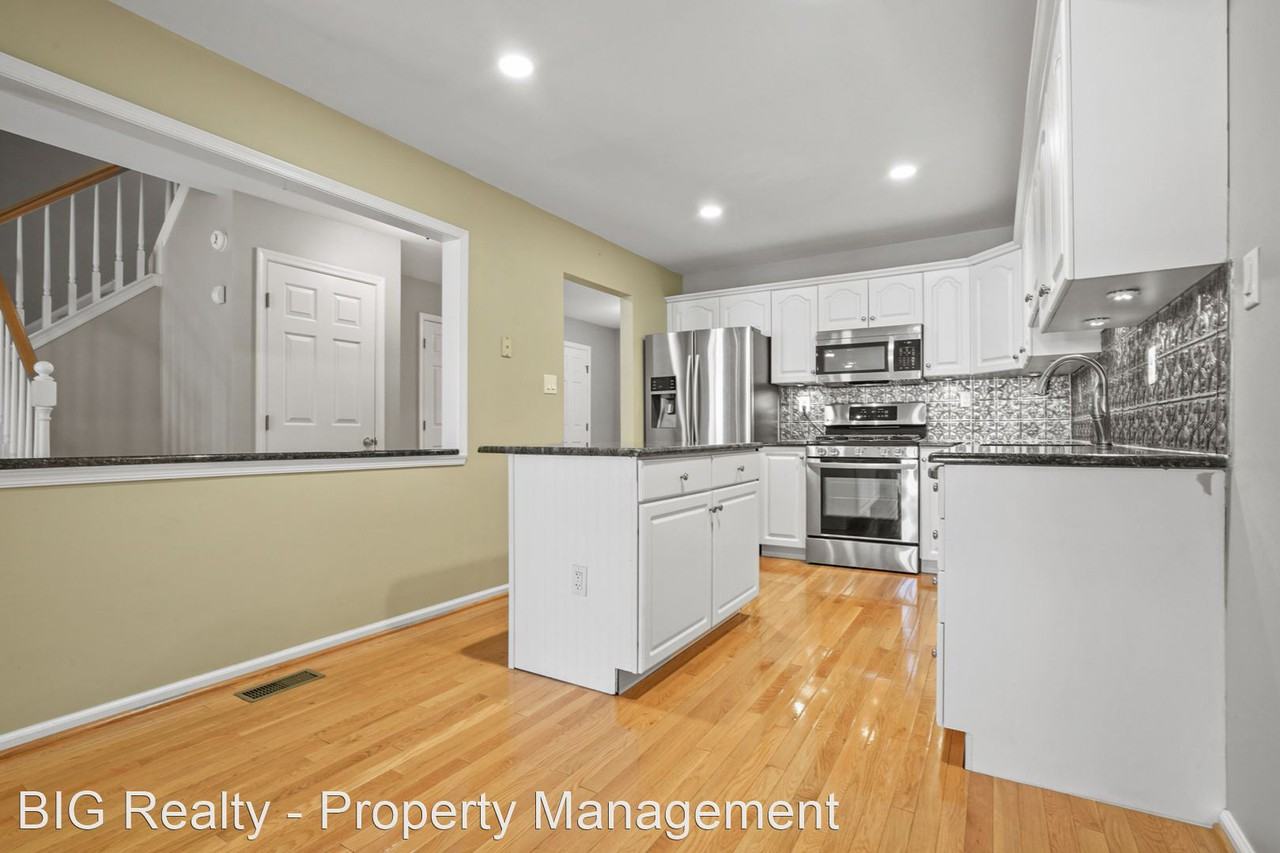 114 Harvard Dr - Photo 3 of 14