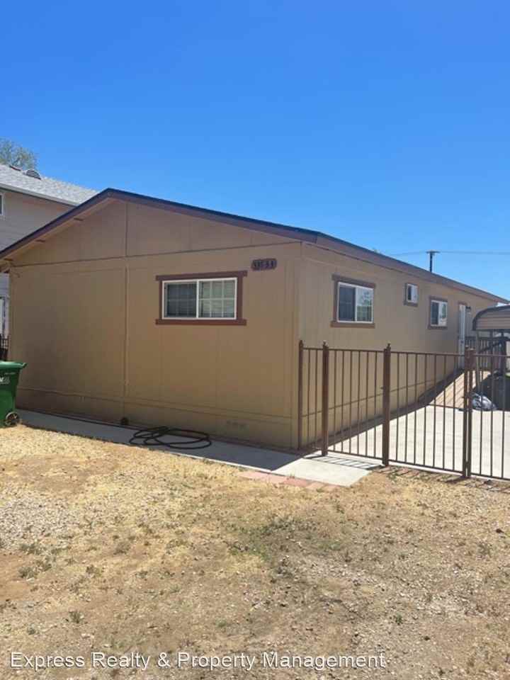 33733 Bethel Ave - Photo 2 of 9