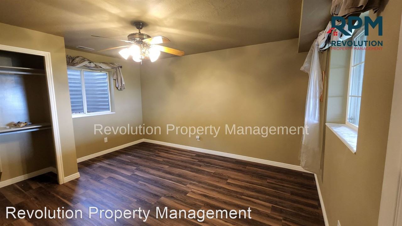 2714 Bonneville Terrace Dr - Photo 3 of 17