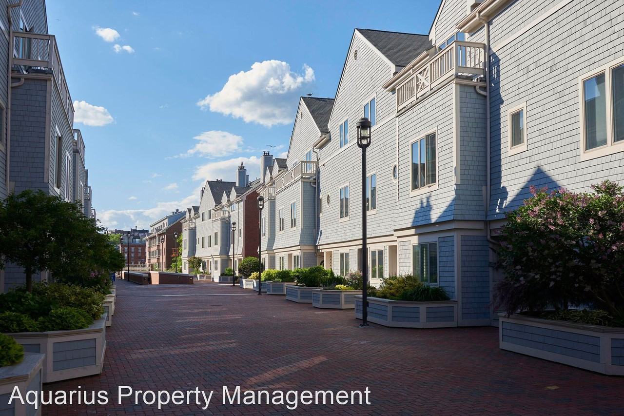 108 Chandlers Wharf - Photo 2 of 49