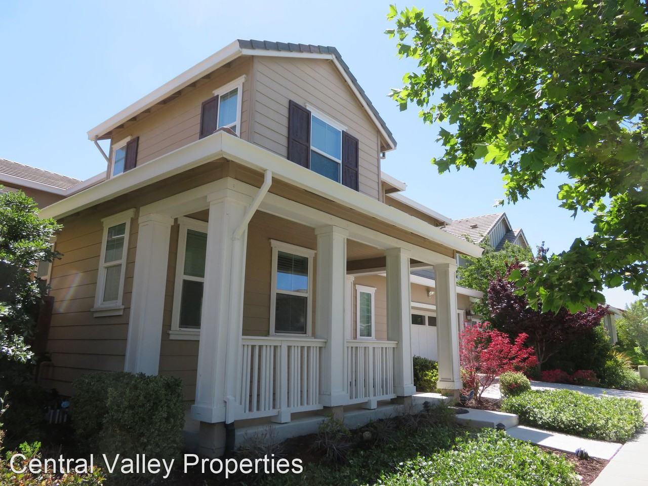 1042 S Vecindad St - Photo 2 of 15