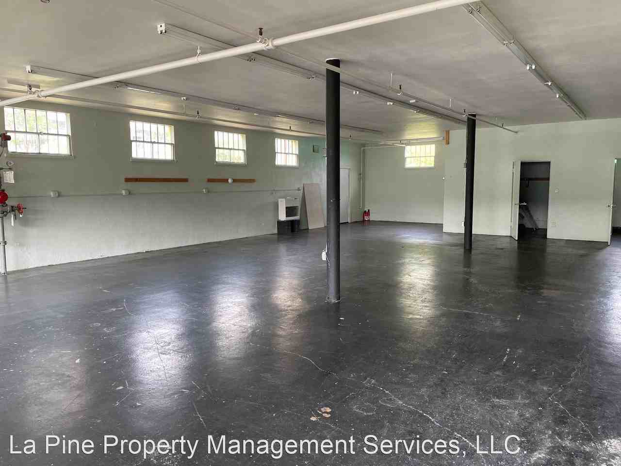 76469 Pine St. - Photo 2 of 5