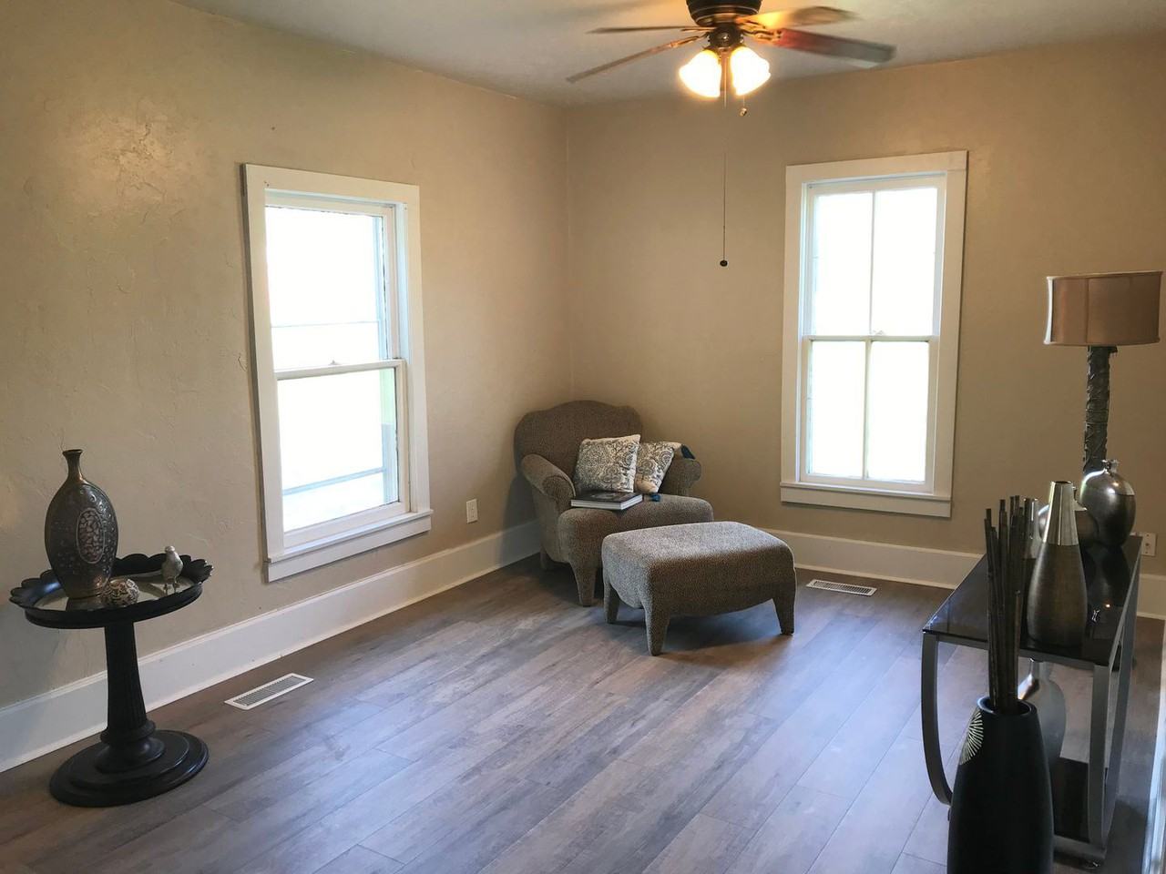 1223 E Springer Ave - Photo 2 of 12