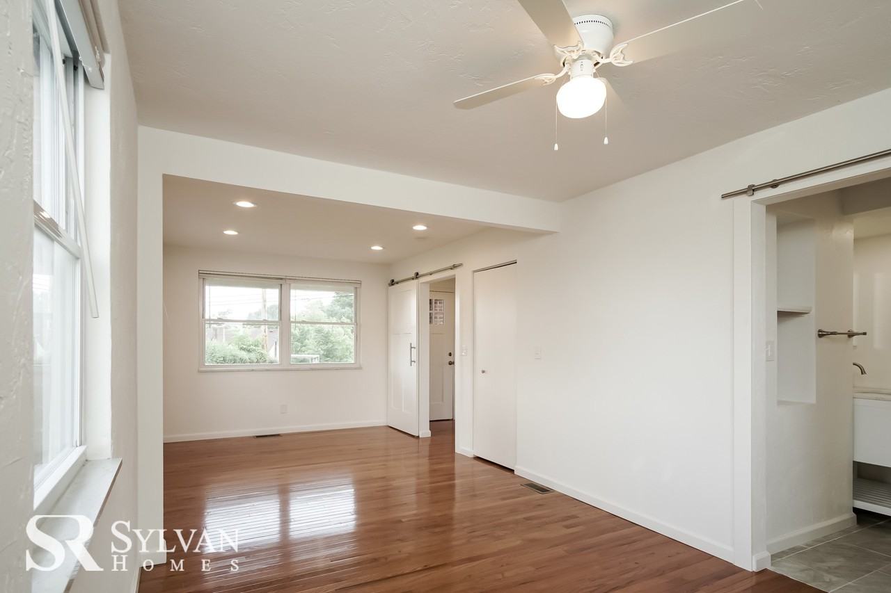 476 Peach Way - Photo 3 of 14