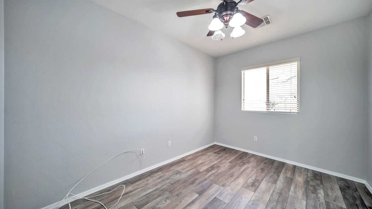 410 W Corte Calza - Photo 3 of 25