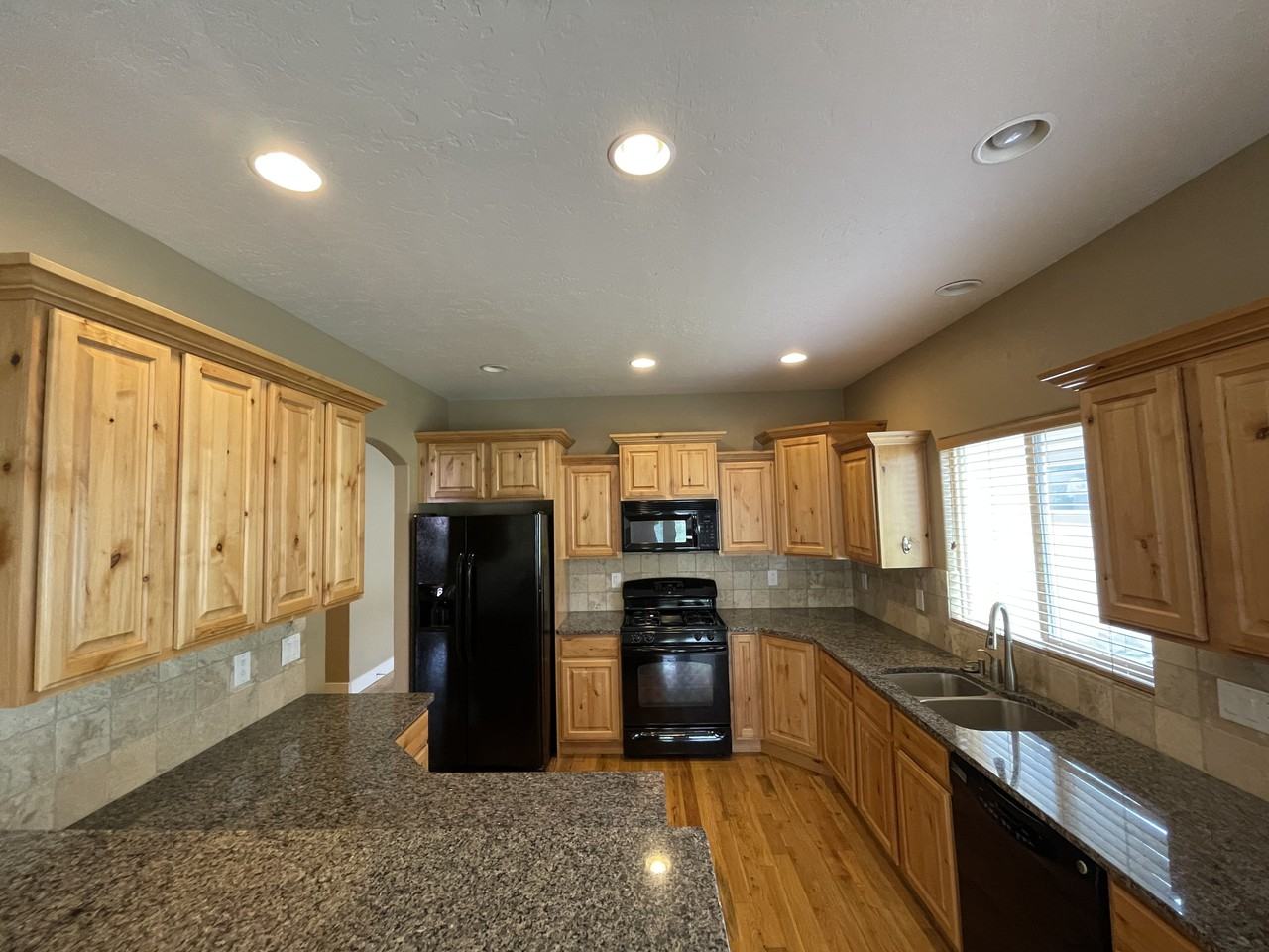 2875 E Ragusa Ln - Photo 4 of 17