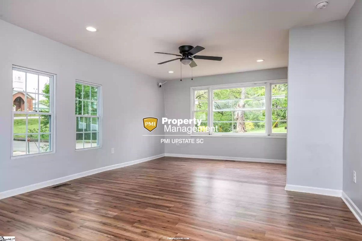 249 E Hampton Ave - Photo 3 of 10