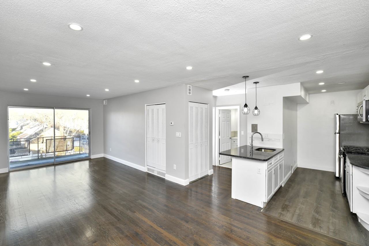 800 Hyde Park Avenue #37 - Photo 2 of 8