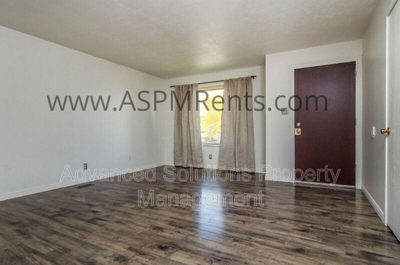 515 N New Star Dr - Photo 3 of 27