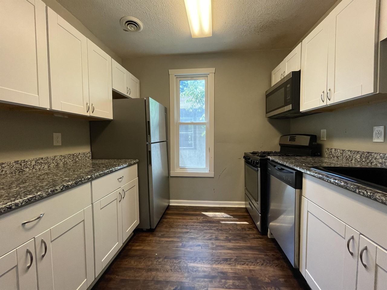 116 W 34th St #2 - Photo 3 of 18
