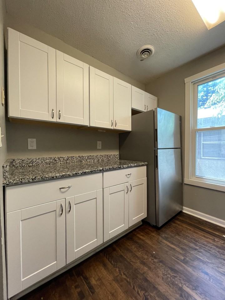 116 W 34th St #2 - Photo 4 of 18
