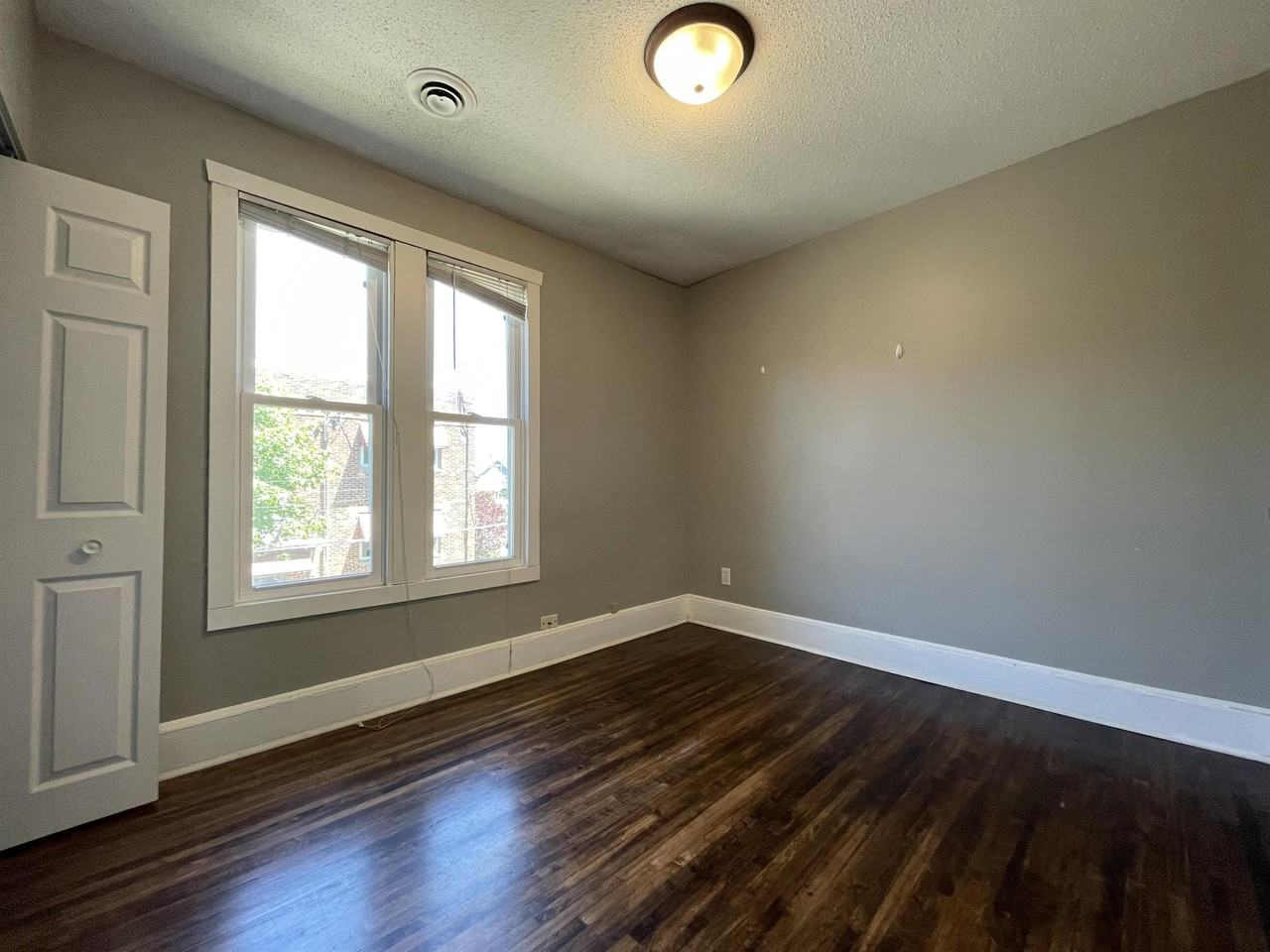 116 W 34th St #2 - Photo 5 of 18