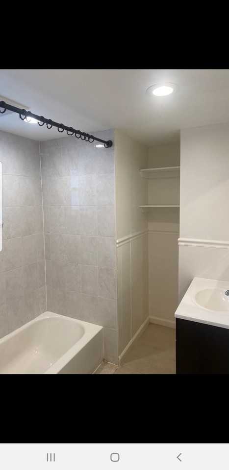 258 Quincy Avenue - Photo 3 of 4