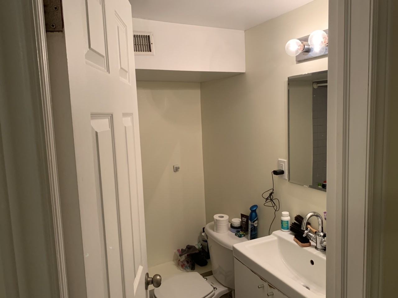 58 Denison Ave - Photo 6 of 7
