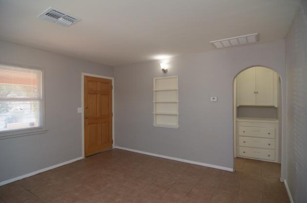 108 West Veterans Boulevard - Photo 2 of 5