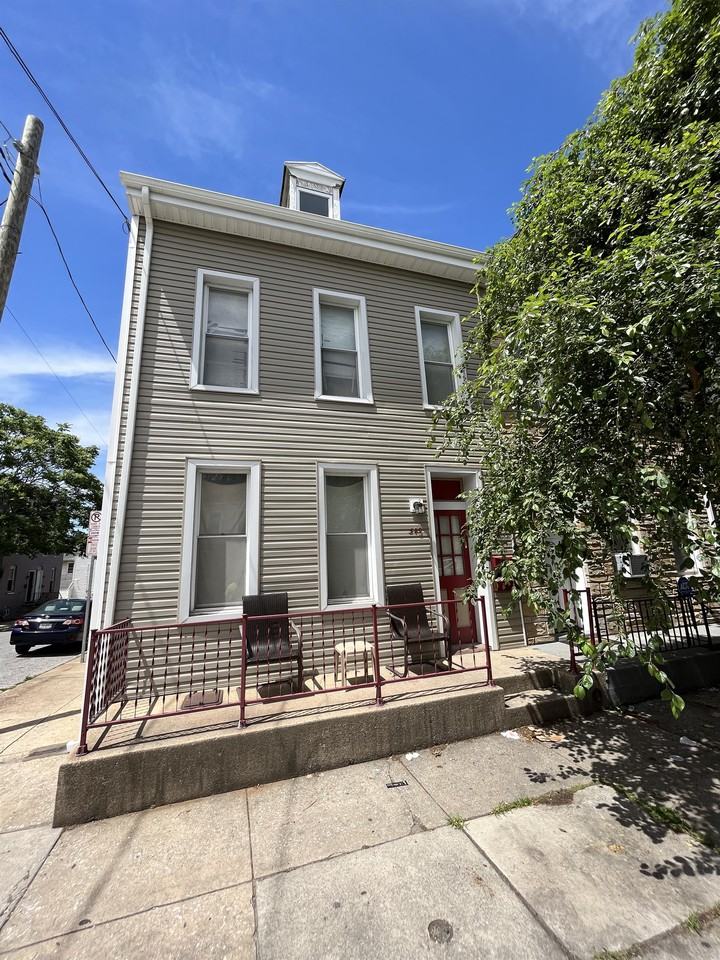 545 W Philadelphia St #A - Photo 6 of 6