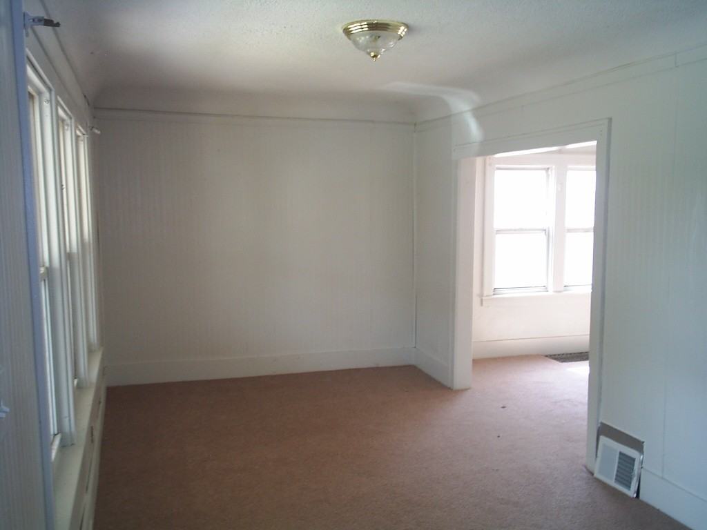 104 Abbott St - Photo 2 of 14