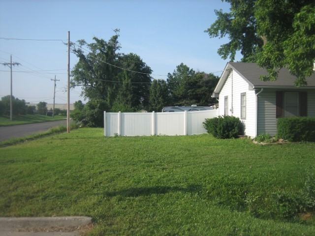 800 Newton St - Photo 3 of 24