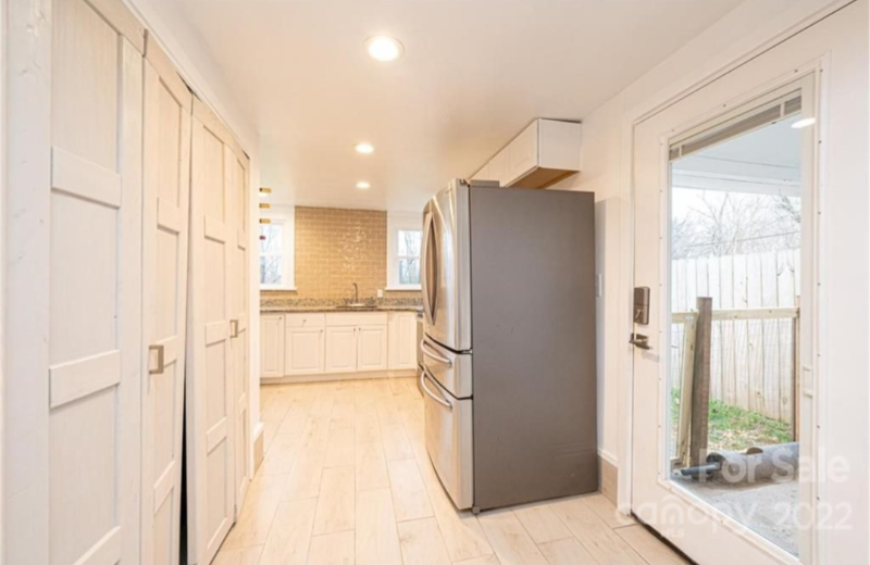 642 10th Street Blvd Nw - Photo 3 of 9