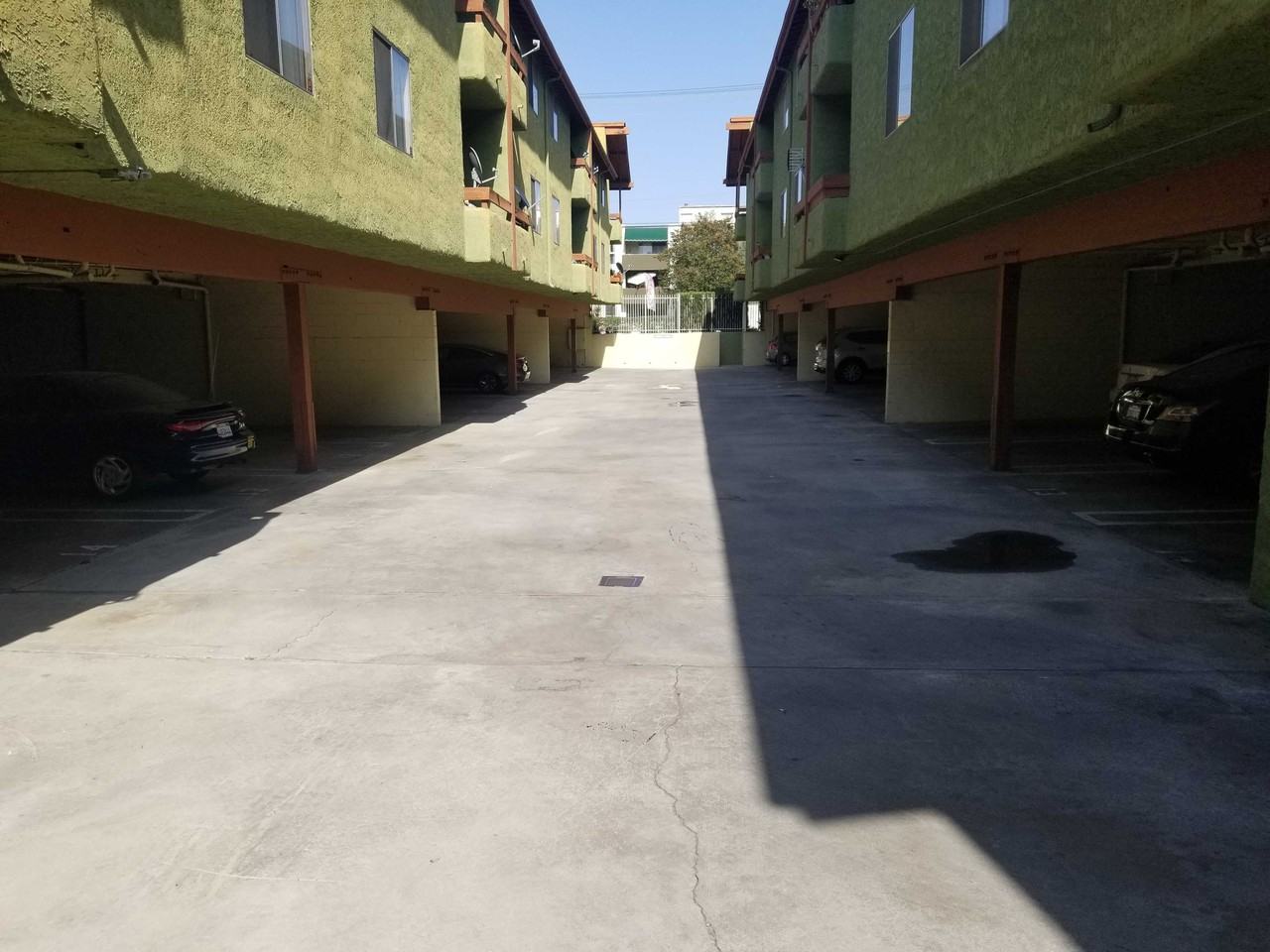 Reseda Boulevard - Photo 6 of 27