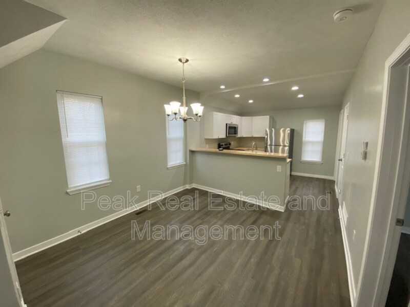 1011 Logan St Se - Photo 4 of 17