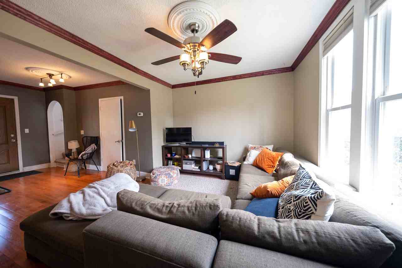 801 Lowry Ave Ne #1 - Photo 3 of 18