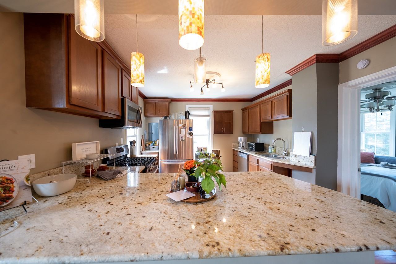 801 Lowry Ave Ne #1 - Photo 4 of 18