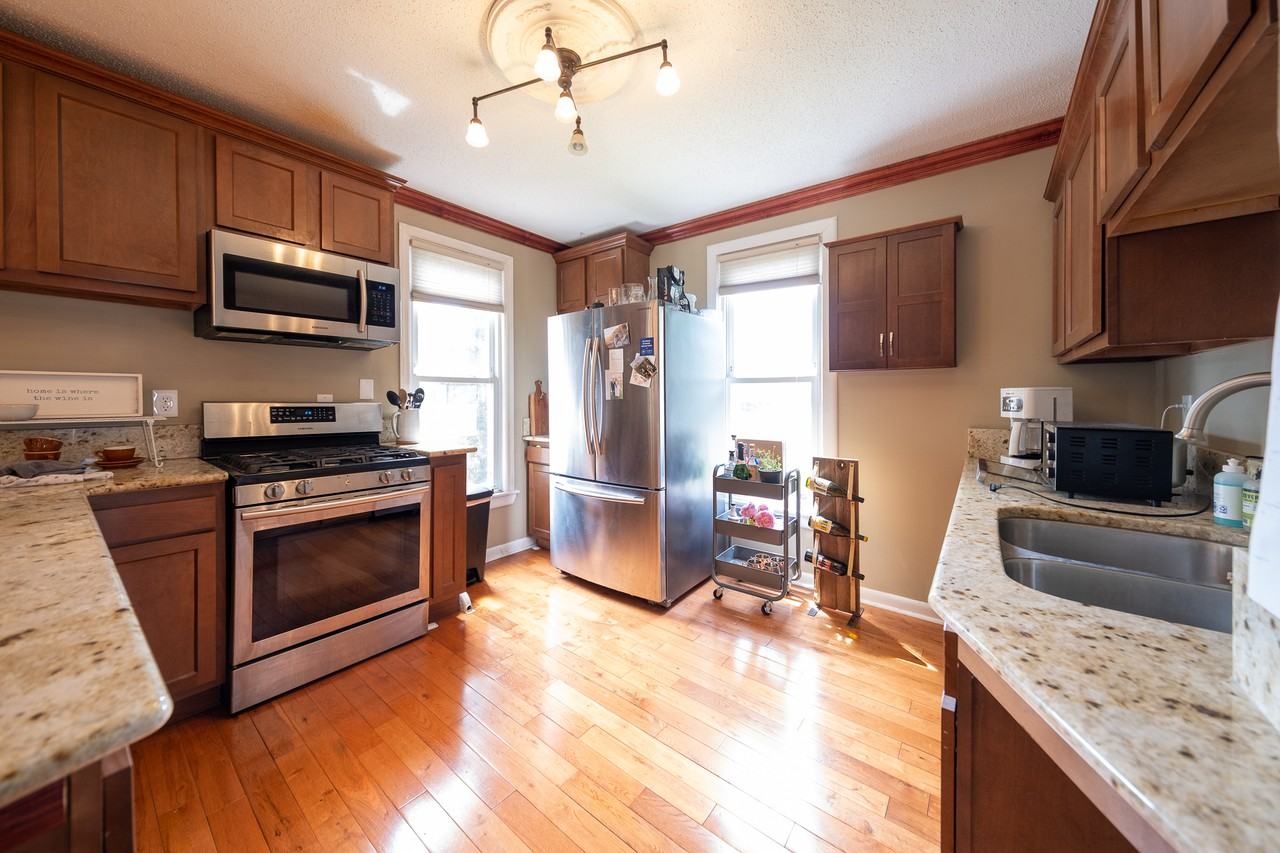 801 Lowry Ave Ne #1 - Photo 5 of 18