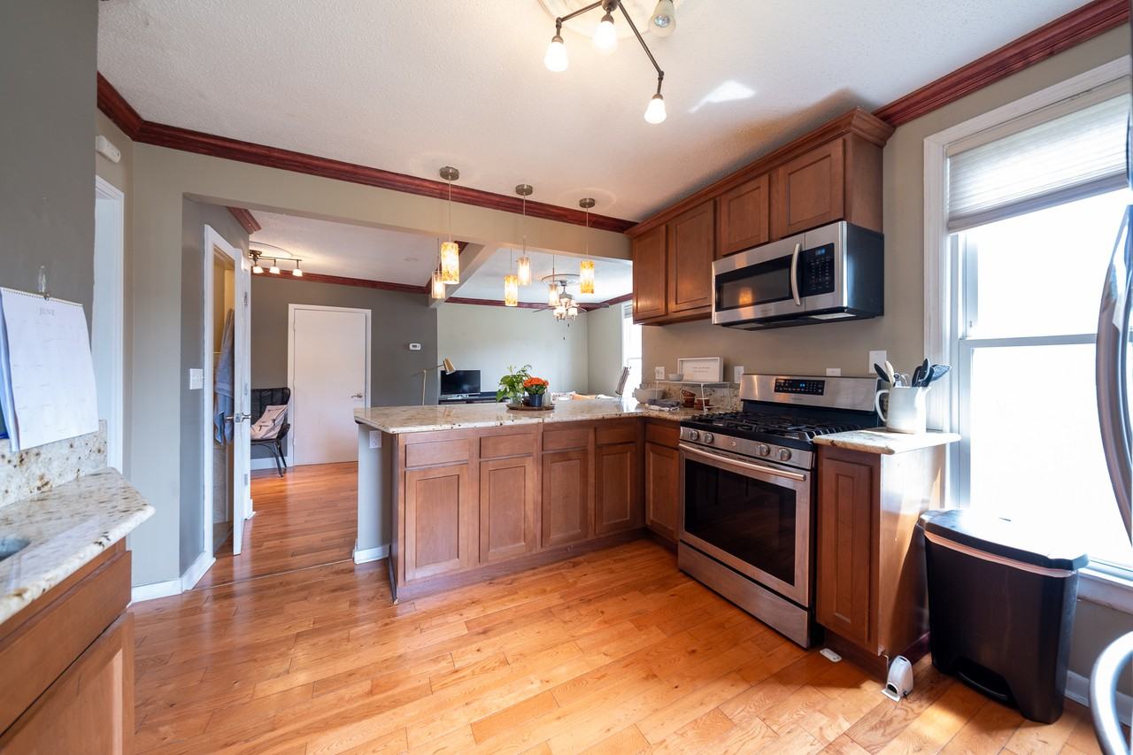 801 Lowry Ave Ne #1 - Photo 6 of 18