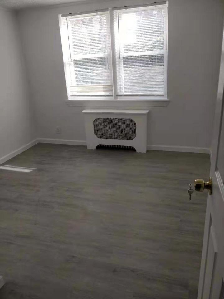 1956 20th Drive walk in - Photo 3 of 5