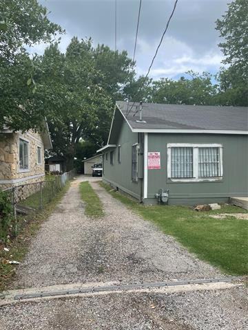 107 S Dwight Ave - Photo 2 of 18