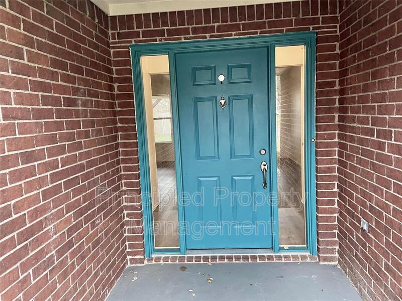 1110 Murry Dr N - Photo 2 of 24