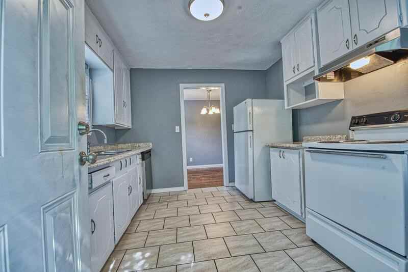 2429 Nw 35th St - Photo 2 of 17