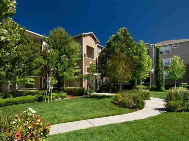 5095 Haven Pl - Photo 5 of 28