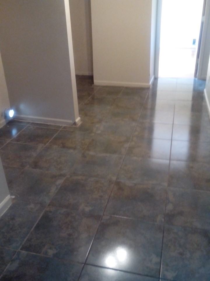 724 W 18th St #1 - Photo 3 of 10