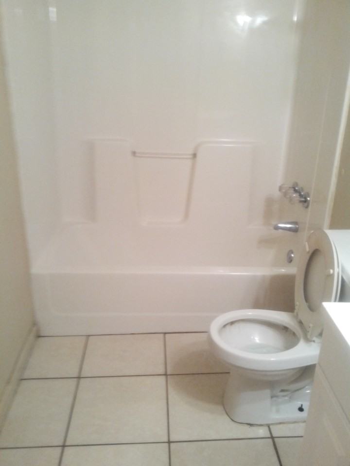 724 W 18th St #1 - Photo 6 of 10