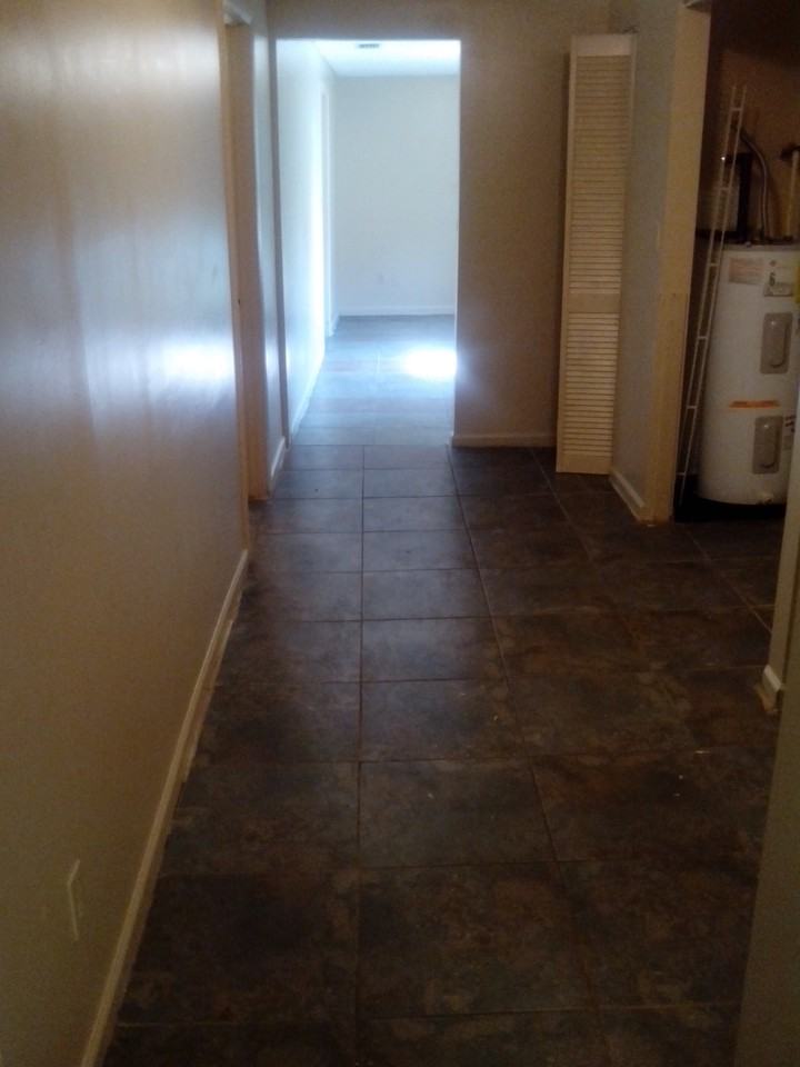 724 W 18th St #1 - Photo 7 of 10