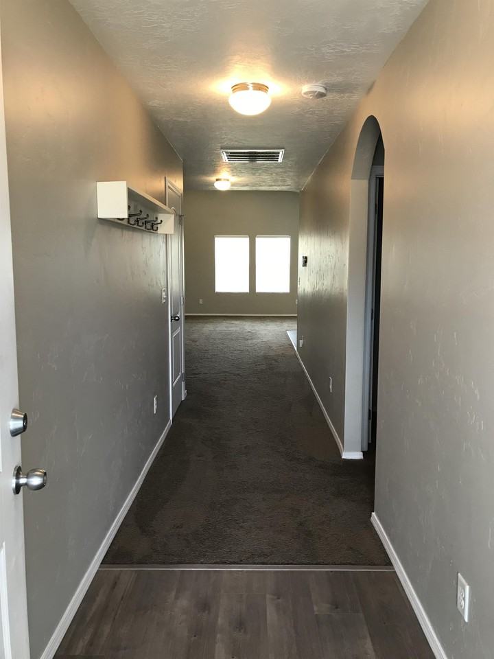 739 N Pringlewood Pl #1 - Photo 3 of 19