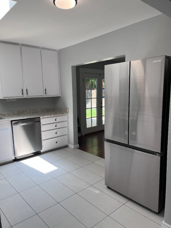 709 Ursula St - Photo 7 of 16