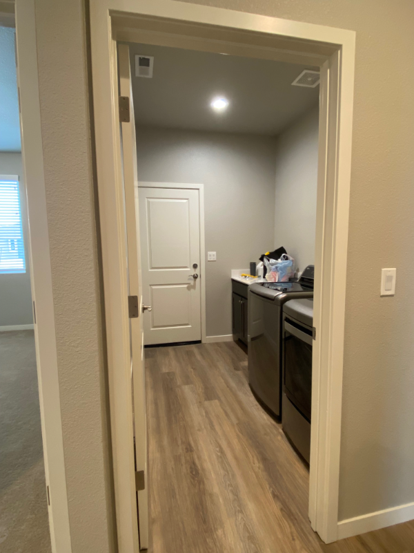 560 Country Hollow Dr - Photo 3 of 37