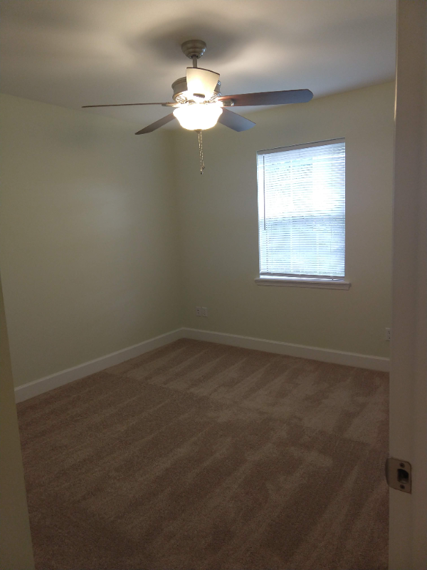 1224 Stearns St - Photo 5 of 8