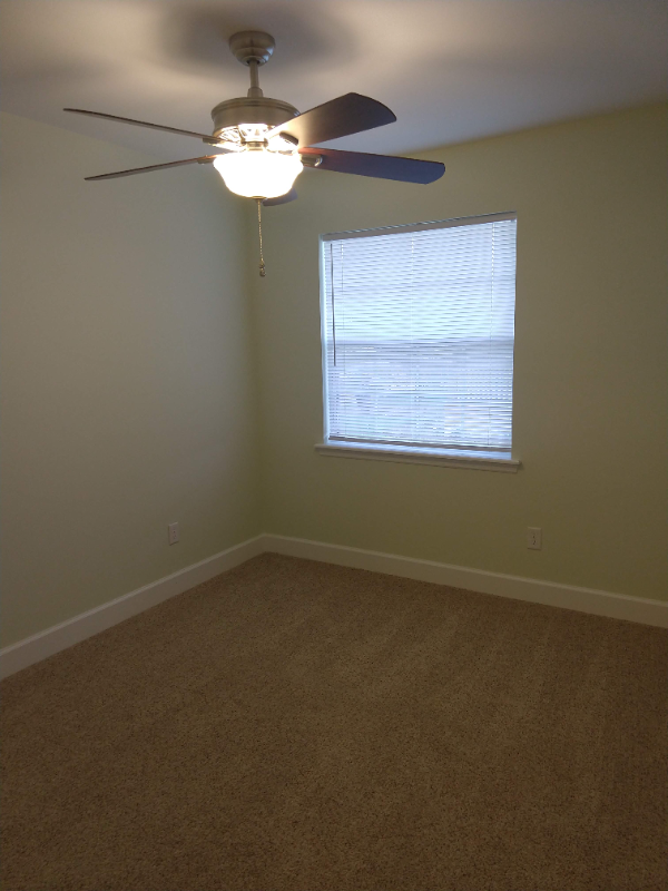 1224 Stearns St - Photo 6 of 8