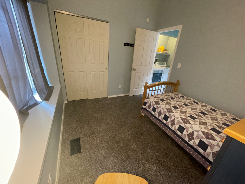 002 Medford Dr - Photo 2 of 7