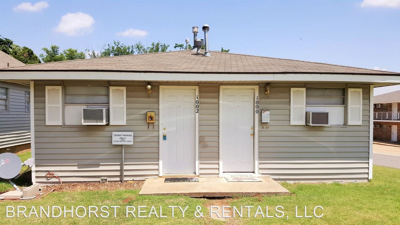 1002 N Bradley St - Photo 2 of 11