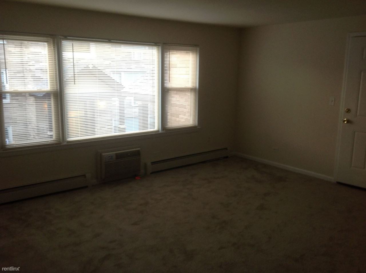 33 W Grand Ave - Photo 2 of 7