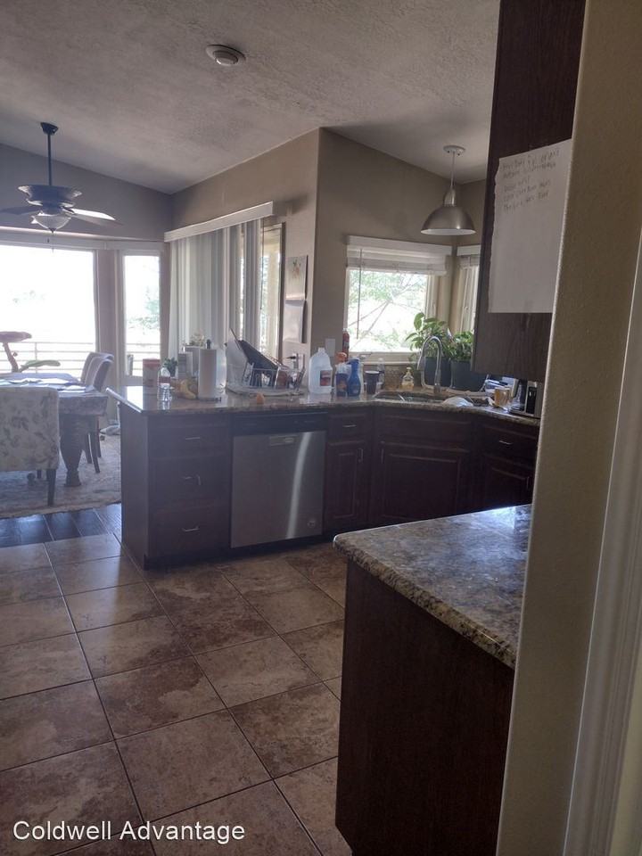 1175 Redwood Tree St - Photo 2 of 14