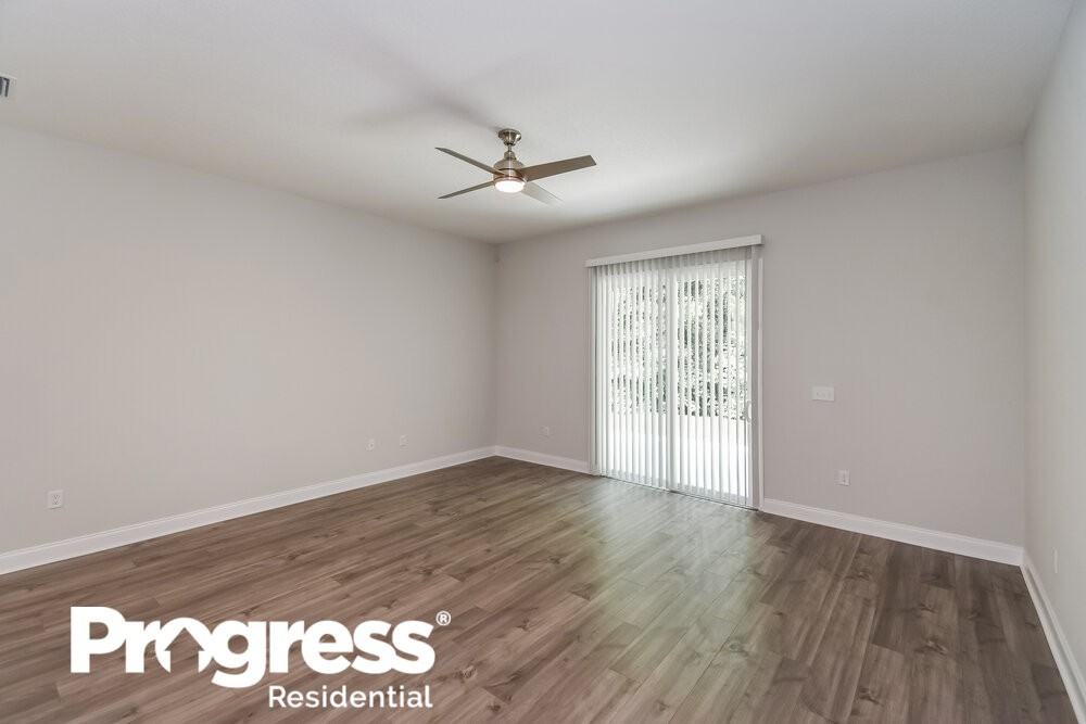 455 Brentwood Ct - Photo 3 of 16