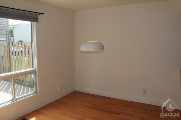 1374 Perez Crescent - Photo 3 of 16