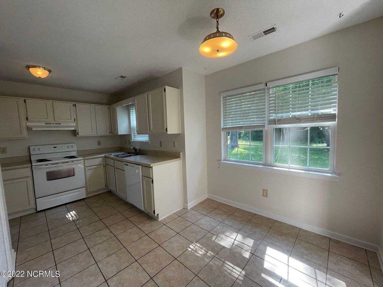 2636 Idlebrook Circle - Photo 3 of 5