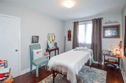 15 Sherwood Road East - Photo 3 of 8